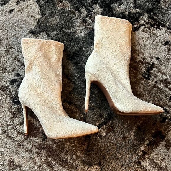 Lulus Shoes - Elegant White Lace High Heel Ankle Boots - Stylish Pointed Toe Design